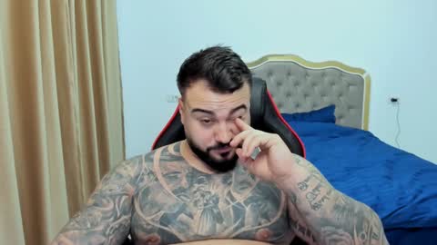 Snapshot of javicute4u chatting on 12/16/24, 08:26 Javi online show from 12/16/24, 08:26