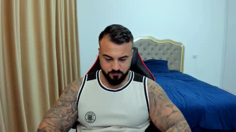 Snapshot of javicute4u chatting on 10/08/25, 05:32 Javi online show from 10/08/25, 05:32