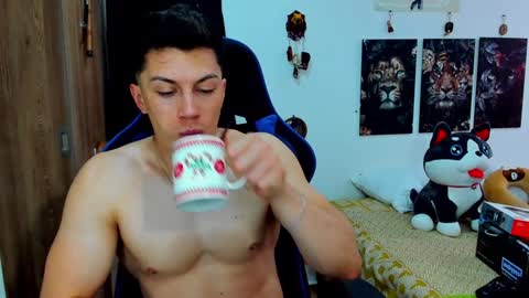 Snapshot of javiersexymann chatting on 12/02/24, 08:55 Javier online show from 12/02/24, 08:55