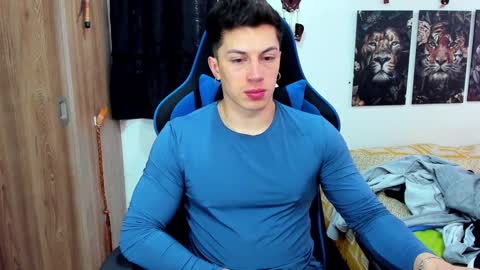 Snapshot of javiersexymann chatting on 12/11/24, 07:57 Javier online show from 12/11/24, 07:57