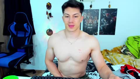 Snapshot of javiersexymann chatting on 01/28/25, 11:28 Javier online show from 01/28/25, 11:28