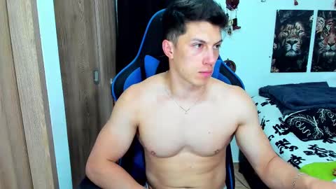 Snapshot of javiersexymann chatting on 02/17/25, 11:42 Javier online show from 02/17/25, 11:42