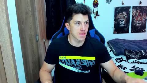 Snapshot of javiersexymann chatting on 02/19/25, 06:21 Javier online show from 02/19/25, 06:21