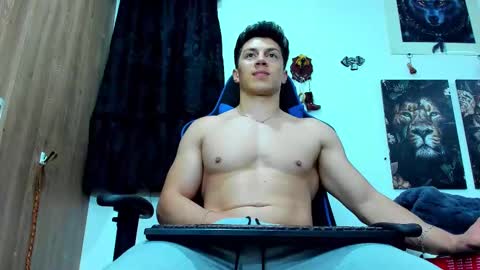 Snapshot of javiersexymann chatting on 02/23/25, 04:17 Javier online show from 02/23/25, 04:17