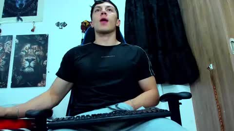 Snapshot of javiersexymann chatting on 03/02/25, 03:24 Javier online show from 03/02/25, 03:24