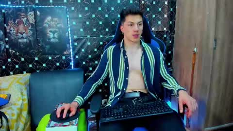 Javier online show from 09/30/25, 09:09