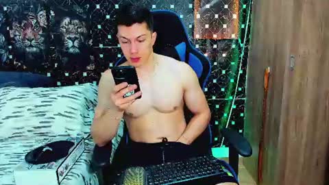 Javier online show from 06/30/26, 05:58