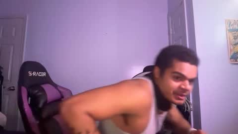 Snapshot of javiricorich chatting on 10/19/25, 04:51 javiSdick online show from 10/19/25, 04:51