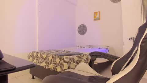 jax_maliq online show from 09/23/25, 02:47