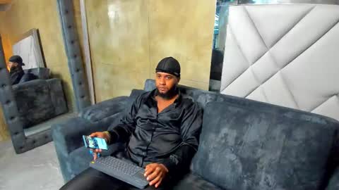 Snapshot of jay_jhonson chatting on 12/22/25, 03:47 jay jhonson online show from 12/22/25, 03:47