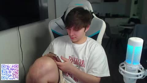 Snapshot of jayce_icestone chatting on 05/06/26, 04:01 Jayce online show from 05/06/26, 04:01