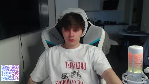 Snapshot of jayce_icestone chatting on 05/16/26, 04:50 Jayce online show from 05/16/26, 04:50