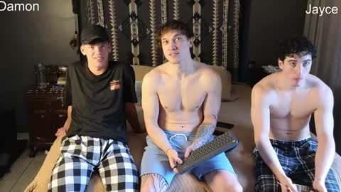 Snapshot of jaycex_69 chatting on 01/09/25, 06:59 THE HOUSE online show from 01/09/25, 06:59