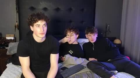 Snapshot of jaycex_69 chatting on 02/19/25, 04:44 THE HOUSE online show from 02/19/25, 04:44