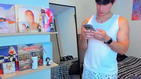 Snapshot of jayhotxxx chatting on 05/19/26, 01:00 Jay online show from 05/19/26, 01:00