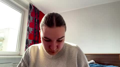 Mia online show from 04/11/26, 01:48