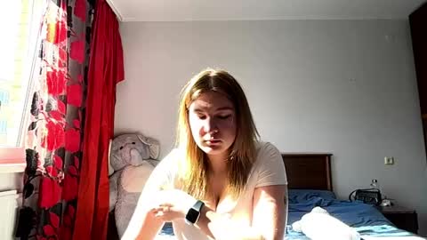 Mia online show from 04/18/26, 01:15