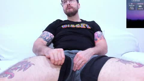 Snapshot of jayxcee_official chatting on 12/28/24, 03:59 jayxcee OFFICIAL online show from 12/28/24, 03:59