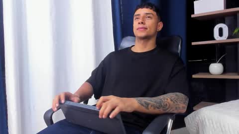 jaze_bradley online show from 11/28/25, 11:35