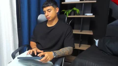 jaze_bradley online show from 12/22/25, 11:18