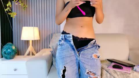 Snapshot of jazmiin_evans chatting on 02/27/26, 08:09 jazmiin_evans online show from 02/27/26, 08:09