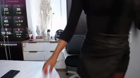 Snapshot of jazmin1000 chatting on 01/04/25, 04:01 valentin online show from 01/04/25, 04:01