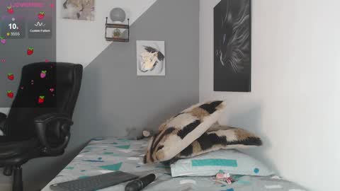 Snapshot of jazmin_002 chatting on 02/02/25, 01:02 JAZMIN online show from 02/02/25, 01:02