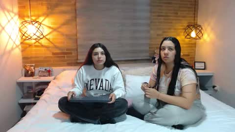 Jazmin and Scarlett online show from 11/24/25, 10:15