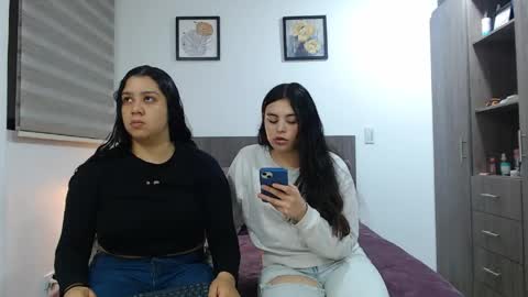 Jazmin and Scarlett online show from 05/12/26, 09:39