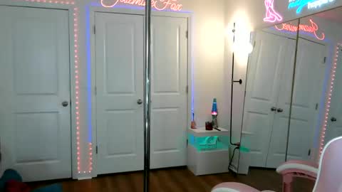 Jazmine Fox online show from 05/04/26, 04:36