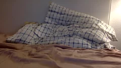 jbach121 online show from 12/17/25, 05:02