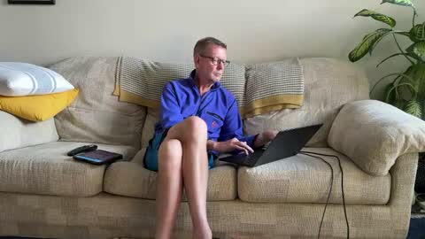 Jon online show from 10/12/25, 04:17