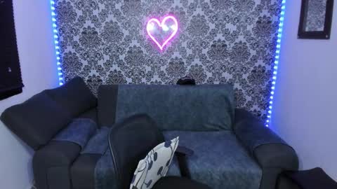 Snapshot of jdstudio chatting on 10/22/25, 02:56 . Julianita y Valery . online show from 10/22/25, 02:56