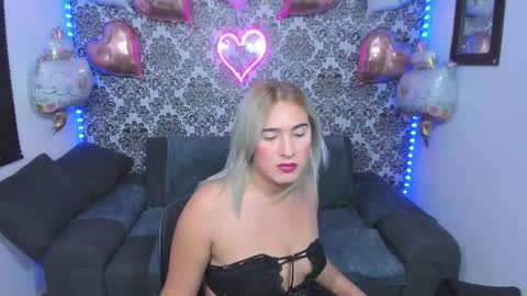 Snapshot of jdstudio chatting on 03/04/26, 03:12 . Julianita y Valery . online show from 03/04/26, 03:12