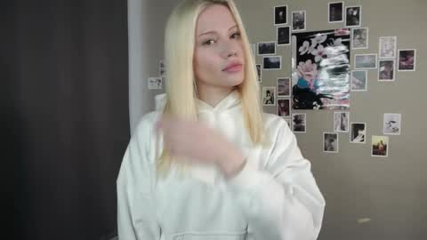 Jenny 3 online show from 04/20/26, 08:28