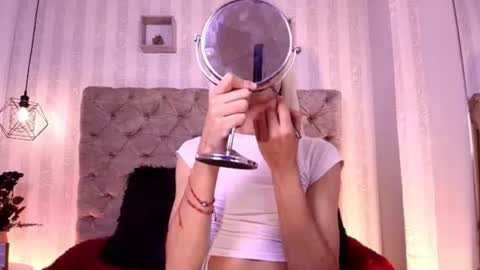 Snapshot of jeanne_holland chatting on 07/13/26, 12:41 Jeanne Holland online show from 07/13/26, 12:41