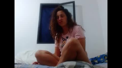 Snapshot of jeans_and_emma chatting on 09/22/25, 01:40 jeans_and_emma online show from 09/22/25, 01:40