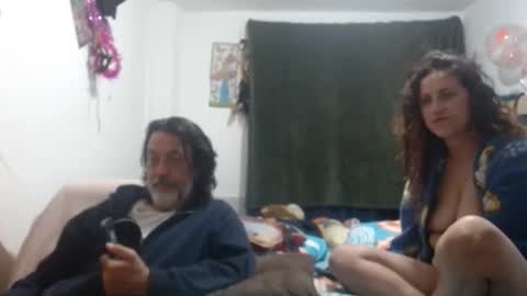 Snapshot of jeans_and_emma chatting on 12/21/25, 05:25 jeans_and_emma online show from 12/21/25, 05:25