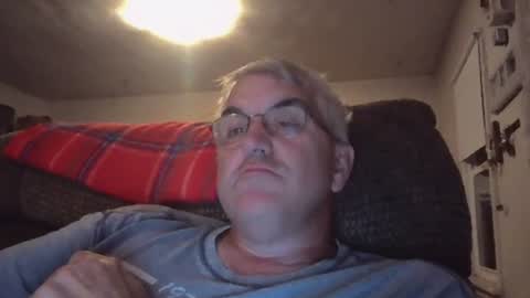 Snapshot of jecko71 chatting on 10/13/25, 01:49 dadbody71 online show from 10/13/25, 01:49