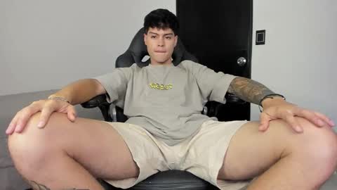 Jeanpii01 online show from 01/12/26, 02:39