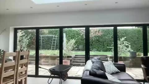 Snapshot of jeeves200 chatting on 11/12/25, 10:48 Sensual Jeeves online show from 11/12/25, 10:48