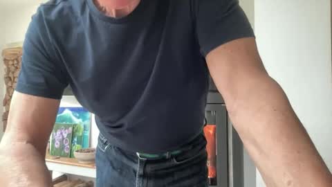 Snapshot of jeeves200 chatting on 03/06/26, 11:39 Sensual Jeeves online show from 03/06/26, 11:39