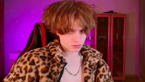 Snapshot of jeffreyue chatting on 11/20/25, 02:06 Jeffrey online show from 11/20/25, 02:06