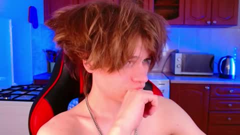 Snapshot of jeffreyue chatting on 12/01/25, 09:14 Jeffrey online show from 12/01/25, 09:14