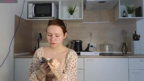 Snapshot of jelly_cherry chatting on 12/04/24, 08:45 Emily online show from 12/04/24, 08:45