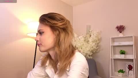 jenifercloudy online show from 06/21/26, 12:19