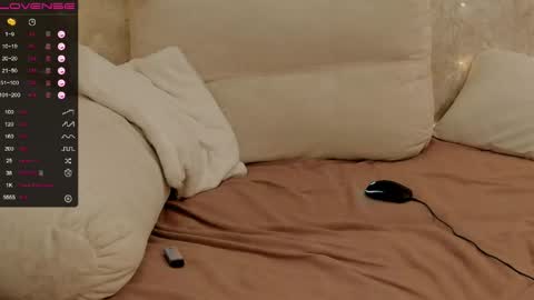 EvaSileZ online show from 05/11/26, 04:15
