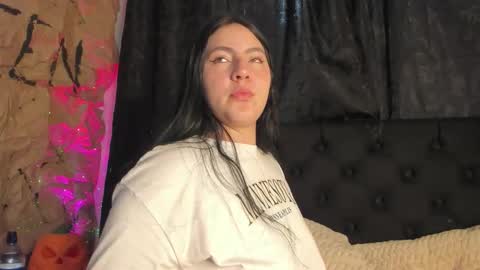 Snapshot of jeniferpowell_nm chatting on 10/23/25, 08:29 jeniferpowell_nm online show from 10/23/25, 08:29