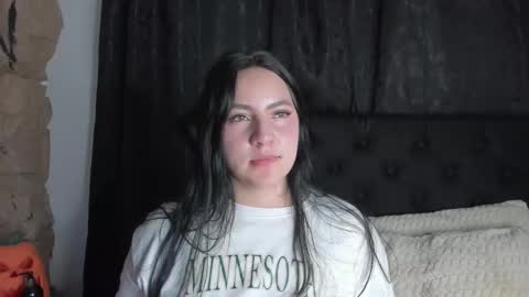 Snapshot of jeniferpowell_nm chatting on 10/27/25, 08:57 jeniferpowell_nm online show from 10/27/25, 08:57