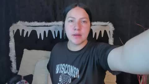 Snapshot of jeniferpowell_nm chatting on 11/26/25, 07:37 jeniferpowell_nm online show from 11/26/25, 07:37